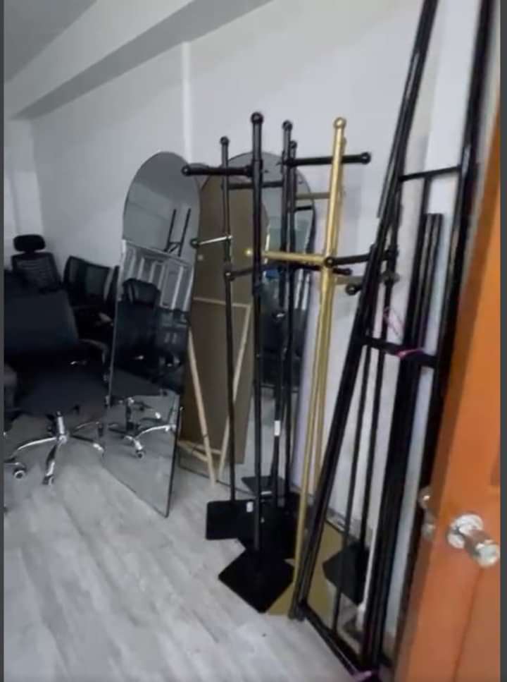 Thanh lý gương và sào phơi đồ  (1)